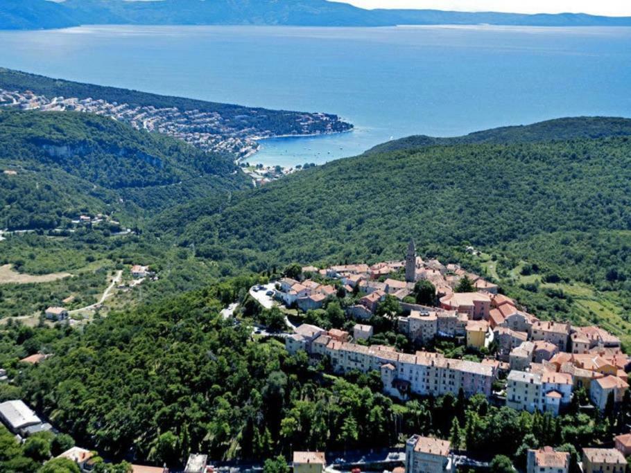 Luxury 1 Bedroom Apartment In Rabac Exterior photo